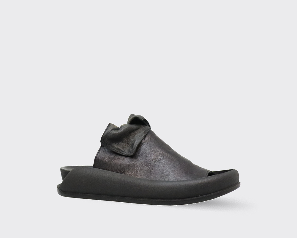 Saboti Dama Rhyela Tovien