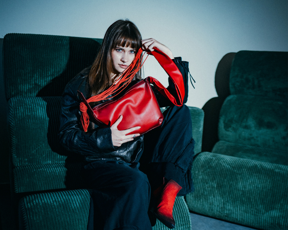 Poseta Dama The Modern Muse